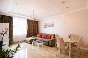 Luxury for business & pleasure Royal 3